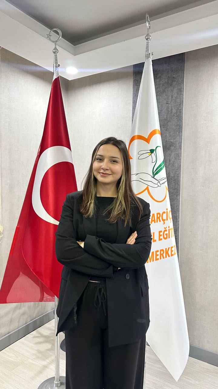 NİLÜFER CAN